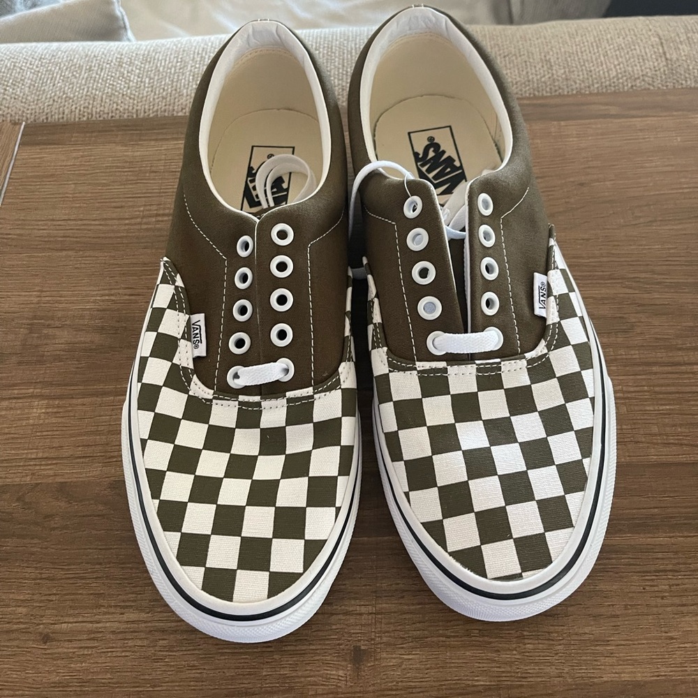 Make an offer!!! NEW VANS SIZE 10 GREEN